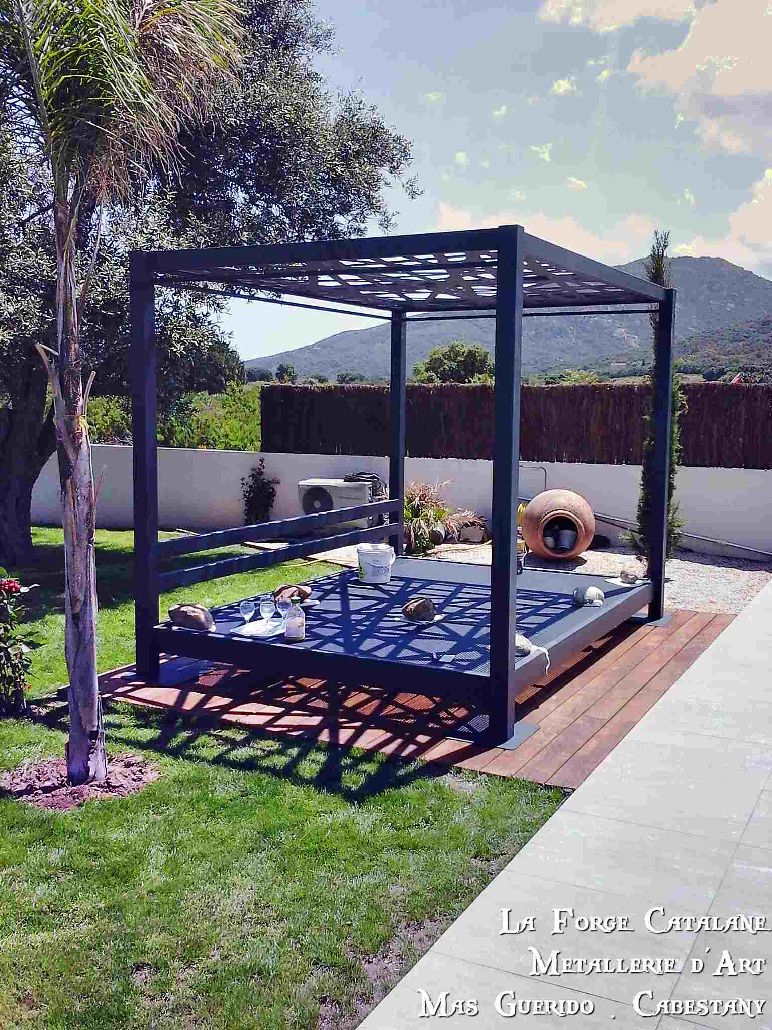 ossature lit jardin decoupe laser finition thermolaquage forge catalane.jpg